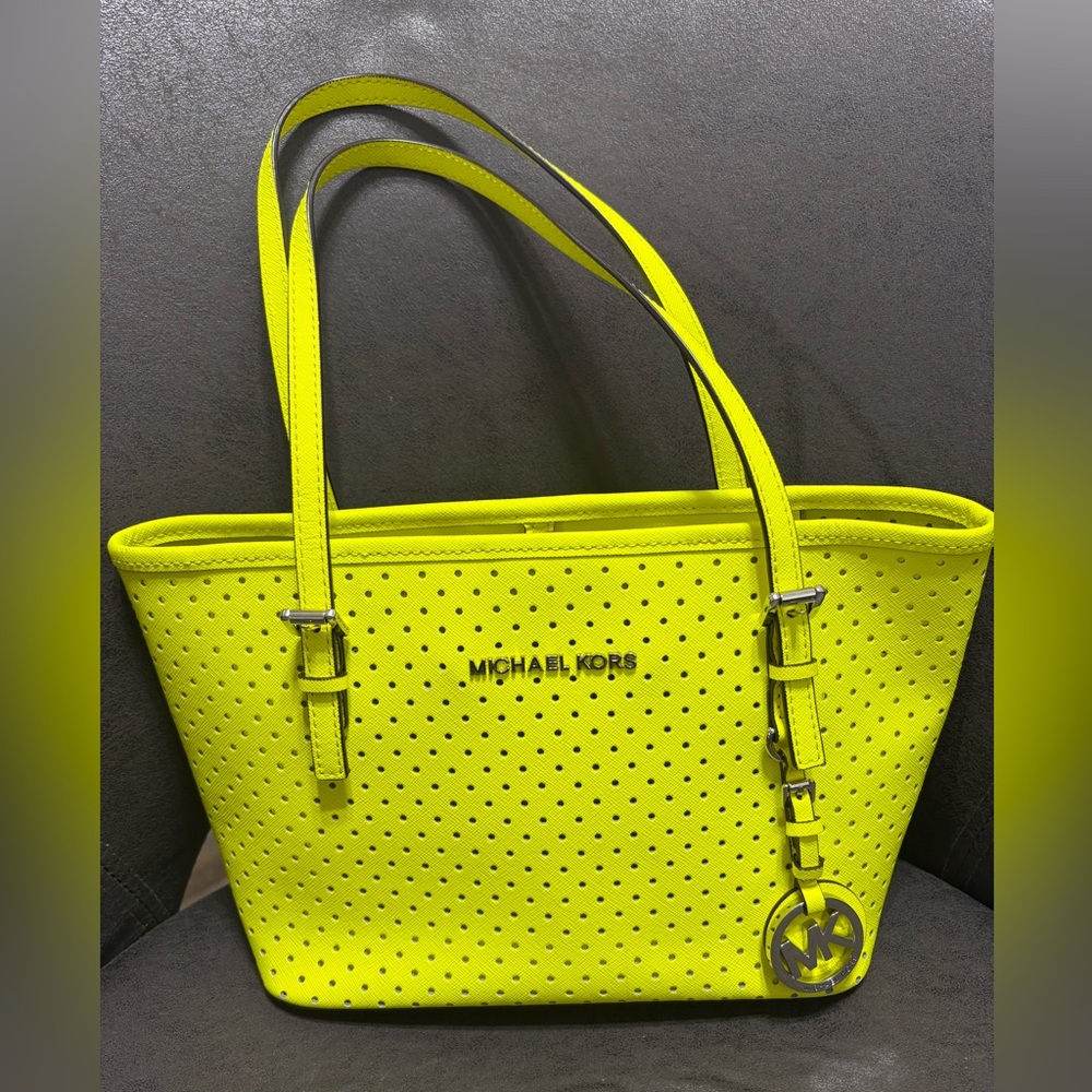 Michael Kors bag
Neon yellow green color